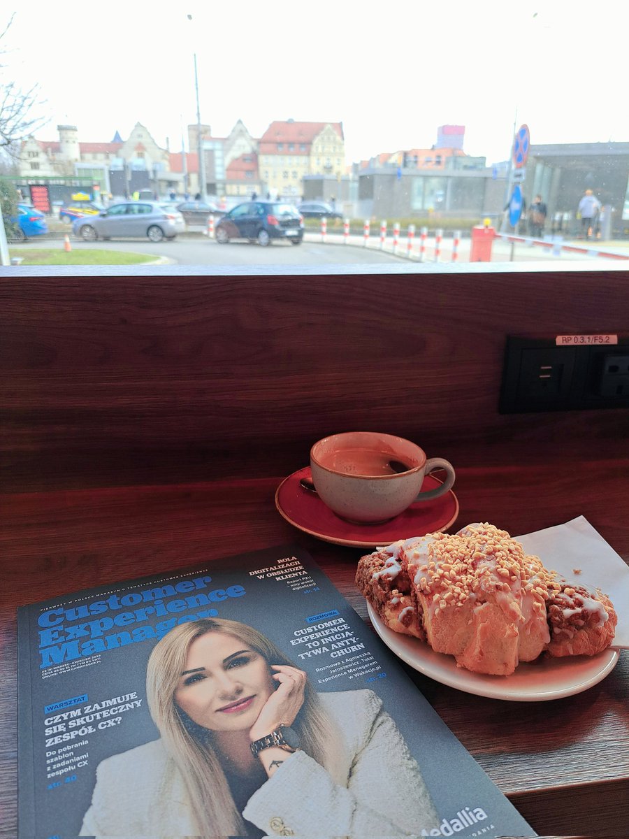 PawelAnyszewski's tweet photo. Podwieczorek w doborowym towarzystwie z Customer Experience Manager  i rogalem świętomarcińskim 😀

#cx #cxmanager #nps #pko #bank #CustomerExperience #ux @cxmanagerpl @PortalWakacjePL  #ex #leadership #society #Customers #designthinking https://t.co/ppA3LVJZ2E