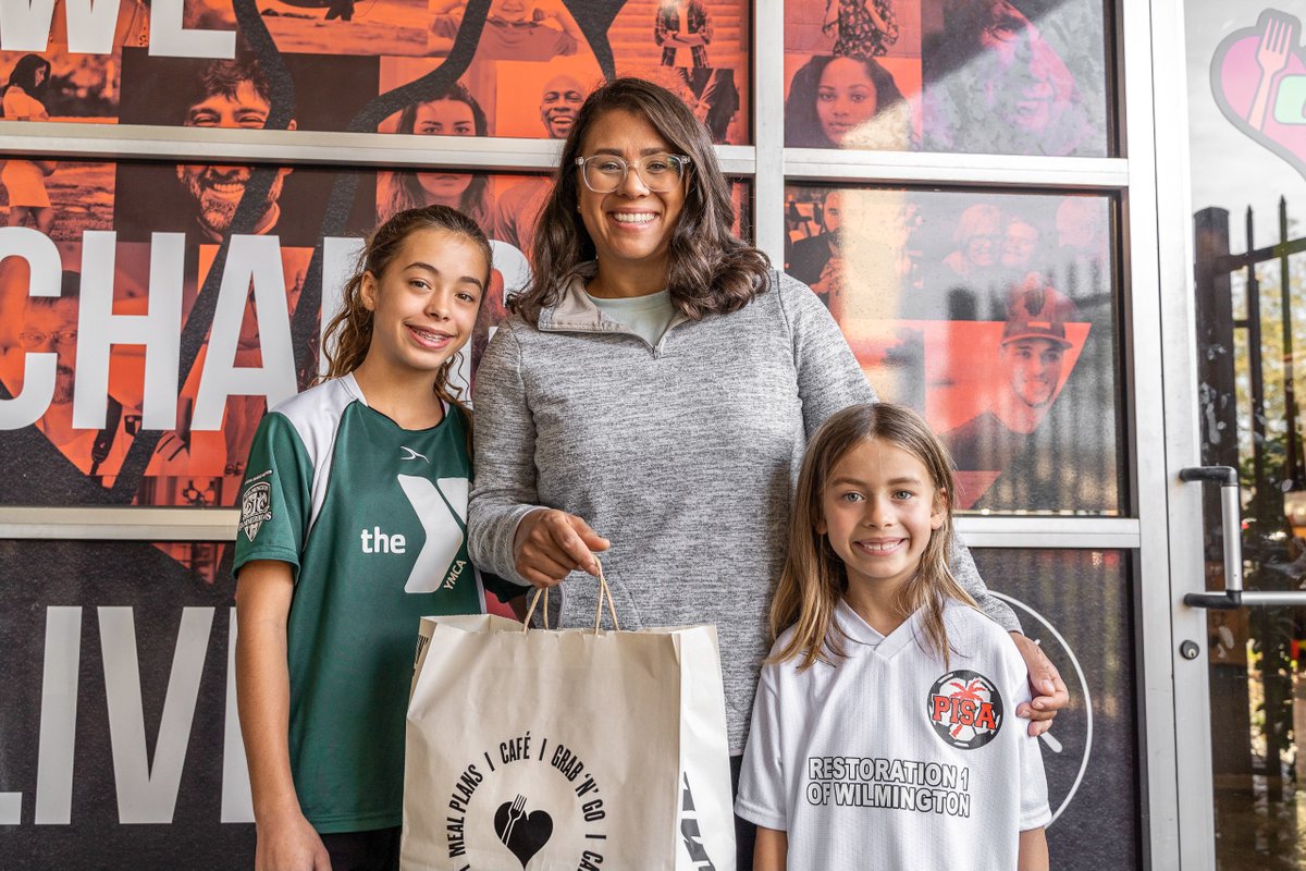 👨‍👩‍👧‍👦 Clean Eatz: perfect for the whole family!

 💚 We're passionate about transforming lives with wholesome food, engaging education, and empowering support. Visit us and experience the positive impact on your family's well-being!

🌐 bit.ly/Clean-Eatz-Loc…