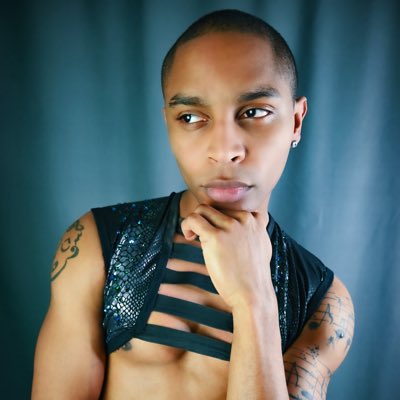 maxstcharles's tweet photo. Look into my eyes and tell me what you see!#NewProfilePic https://t.co/3EGQaEotOZ