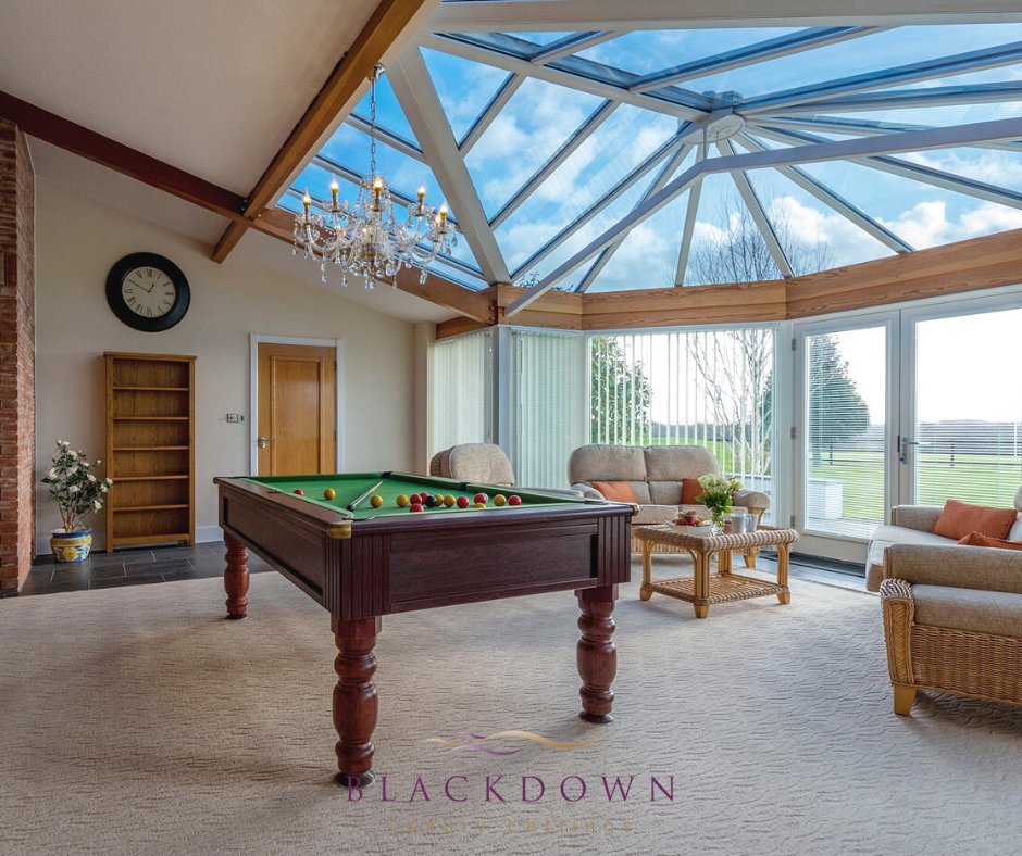 🎱The makings of a perfect family holiday! Herons bank offers beds for up to 14 guests and provides a variety of things to do for everyone with a pool, games room and BBQ lodge to name a few of its features.🎱
.
.
.
.
#Devon #blckdownluxurylettings #devonholidays  #hottub #pool