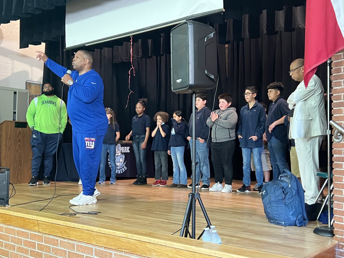 GlenParkFWISD's tweet image. Thank you Youth Equipped to Succeed, Keith Davis, and Germard Reed for being such influential speakers at Glen Park's STAAR assembly! There is no doubt that your powerful words will resonate with our students! 💪 #FWISD #empoweringsuccess #thefutureisyours