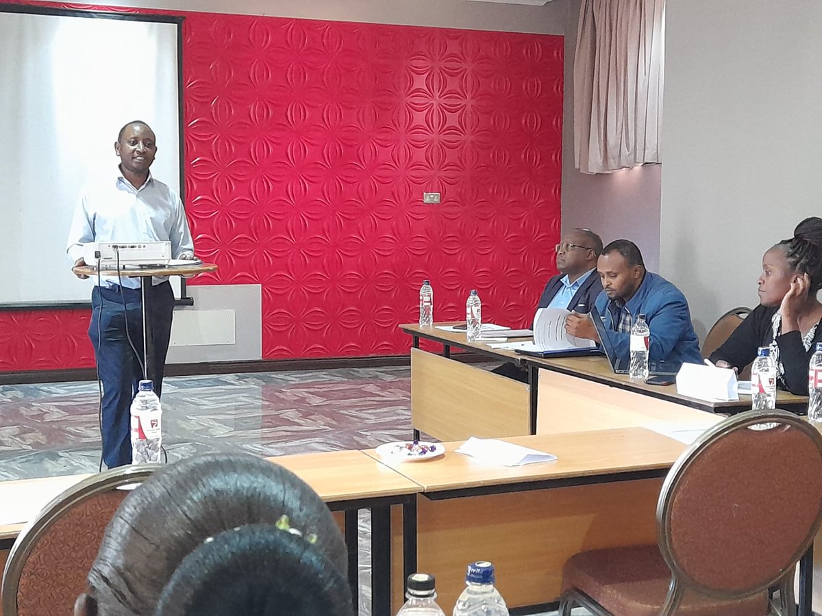 Chu4Uhc's tweet photo. TODAY: Members of the Nyeri County Assembly &amp; Nyeri County Health Department kicked off a two-day advocacy meeting for the county's CHS Bill.
The meeting was to:
1⃣. Sensitize the MCAs on Nyeri County CHS strategy.
2⃣. Review the draft &amp; discuss the key provision of the CHS Bill. https://t.co/eTZhZtnwIK