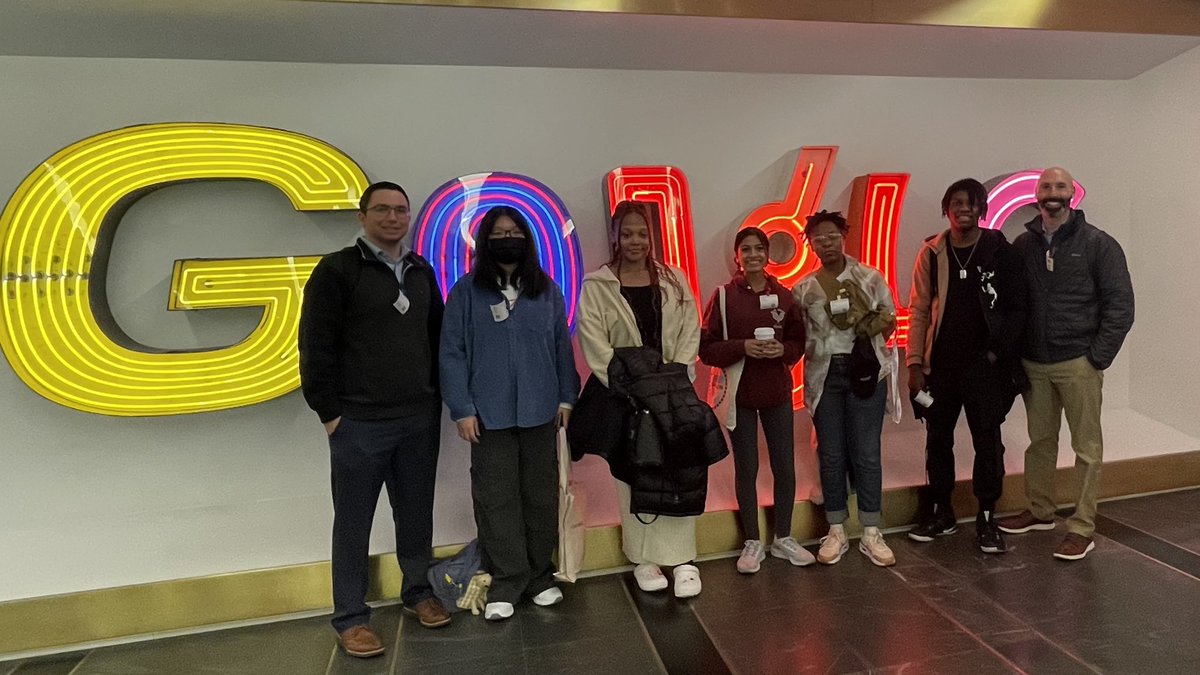 BayShoreHS_BD's tweet photo. Mr. DeMartino’s @BayShoreHS #DigitalGenerations class had an awesome visit to @Google in NYC. Students had a guided tour and participated in a Q&A with @Google employees. Thank you to @GoogleForEdu for a great experience! #dreamleadachieve https://t.co/bL5PWHS8Vt