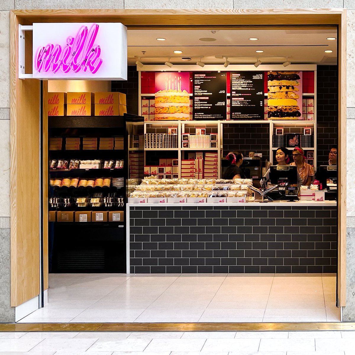 BelleCollection's tweet photo. It’s time for dessert! 🥛 🍪
@milkbarstore is now open at Nordstrom, on the second level of Bellevue Square.
#diningdistrict #bellevuefoodie https://t.co/ypGV7QQqOx