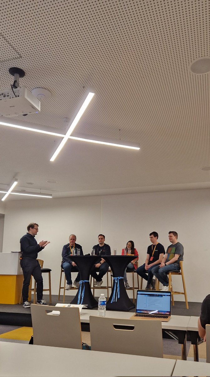 TomZachoval1's tweet image. #UpdateDaysMAUI #UpdateConference #dotnetMAUI #developers 
Thank you!