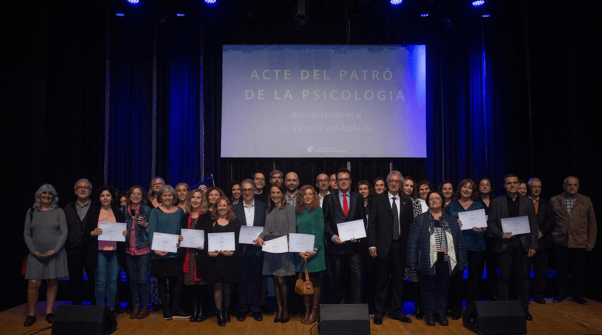 BNTIFFON's tweet photo. Reconocimiento al Dr. Bernat-N. Tiffon por sus 25 años de colegiación consecutiva al Colegio Oficial de Psicólogos de Catalunya (COPC)
https://t.co/d5tfmENS6j
#CriminalPsychology #ForensicPsychology #Forensic #PsicologiaCriminal #PsicologiaForense #Forense #Tiffon #BernatTiffon https://t.co/8tXQ06KhCX