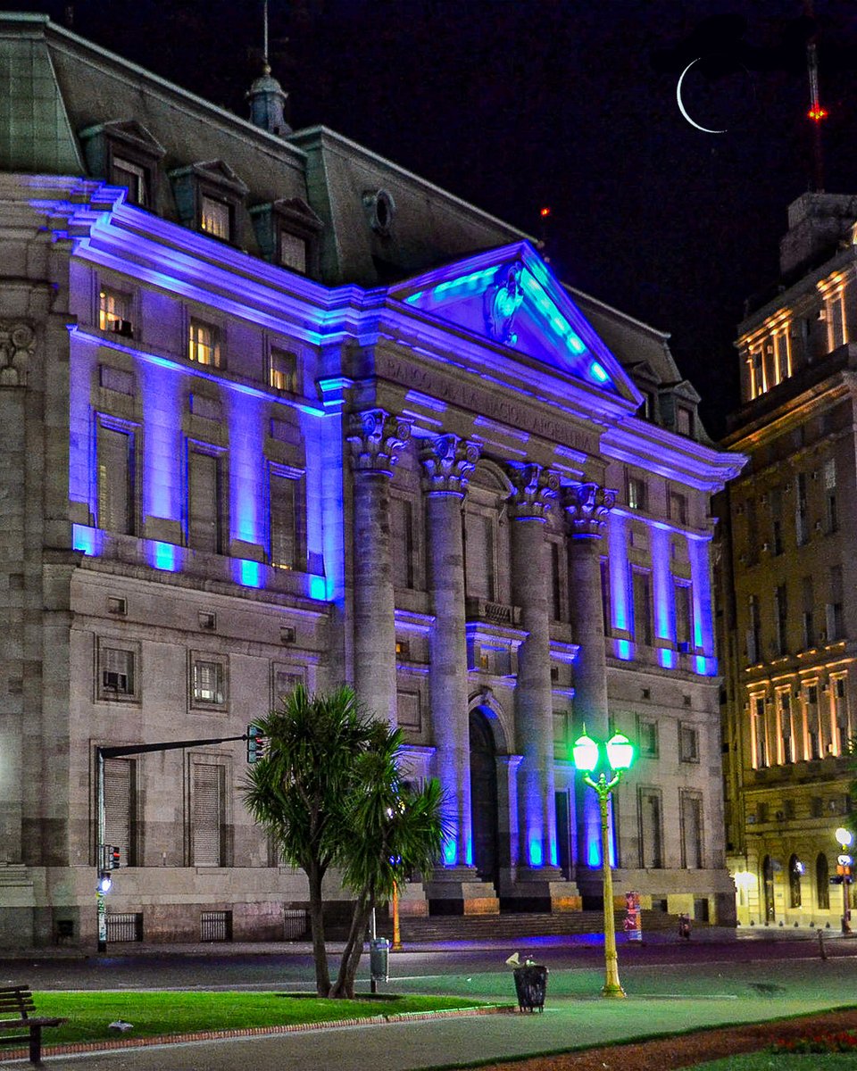 AlertaRosario's tweet photo. Luna creciente cóncava
Banco de la Nación Argentina, Ciudad Autónoma de Buenos Aires. https://t.co/XQBFBoCe1O