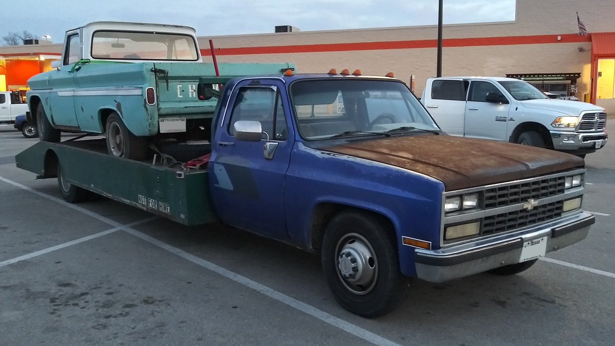 Yesterday (3/22/2023), I saw this 1962-1966 Chevy C10 & 1989-1991 Chevy 3500! They are so cool!
#Chevrolet #Chevy #ChevyC10 #Chevy3500 #Truck #PickupTruck #TowTruck #ParkingLot #DanJeep
📷= 3/22/2023