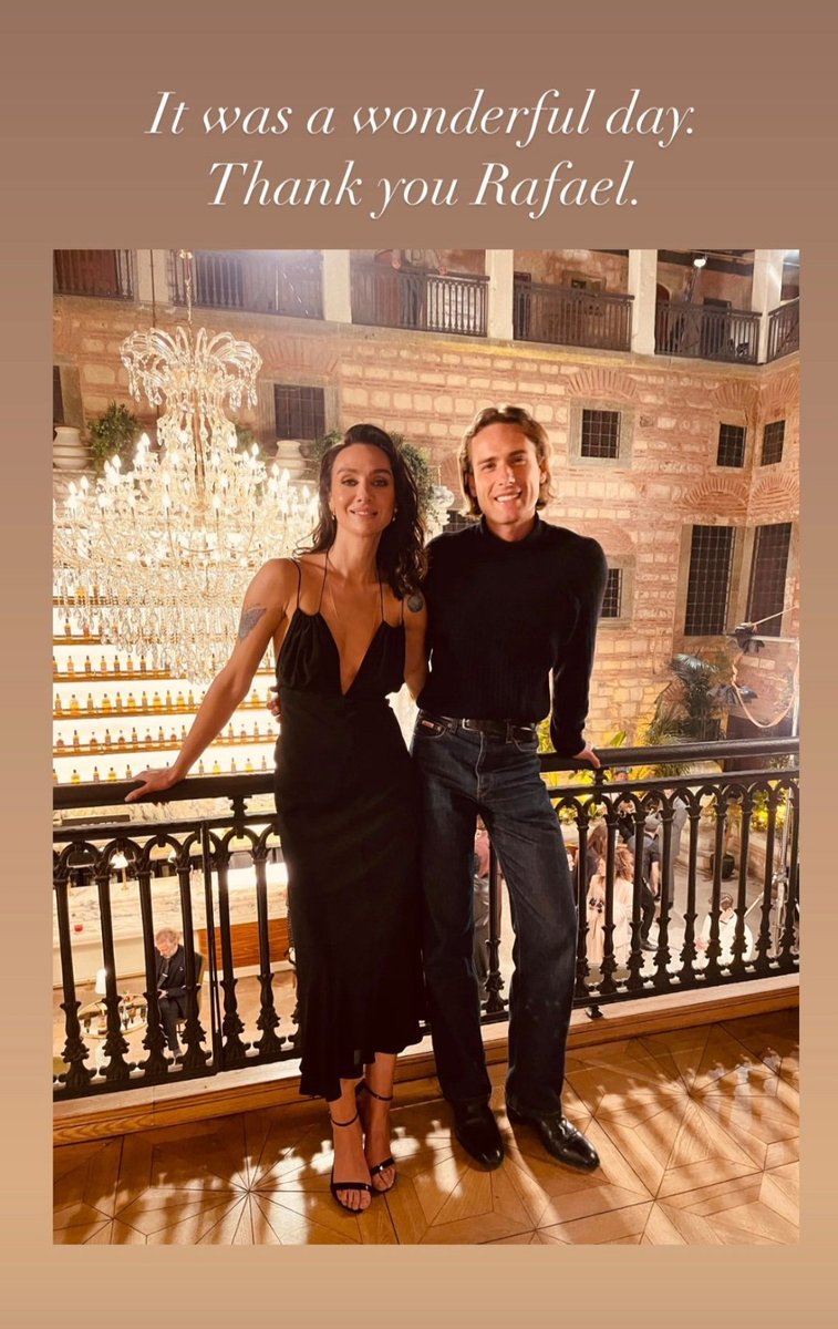 NivariaPhoenix's tweet photo. Rafael no sé quién eres pero yo también te estoy muy agradecida! 🤣
Mi esposa es un escándalo de señora 😍 https://t.co/Ok0Eh6IADG