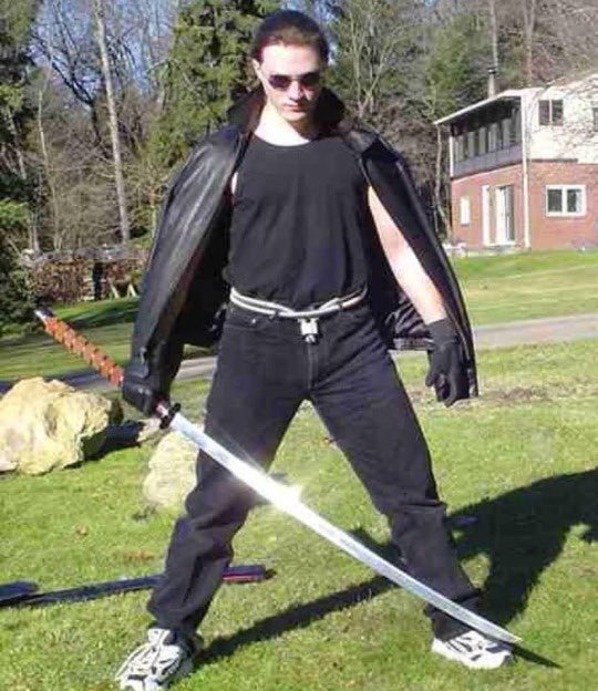 Pons pulling up to IRL events like: