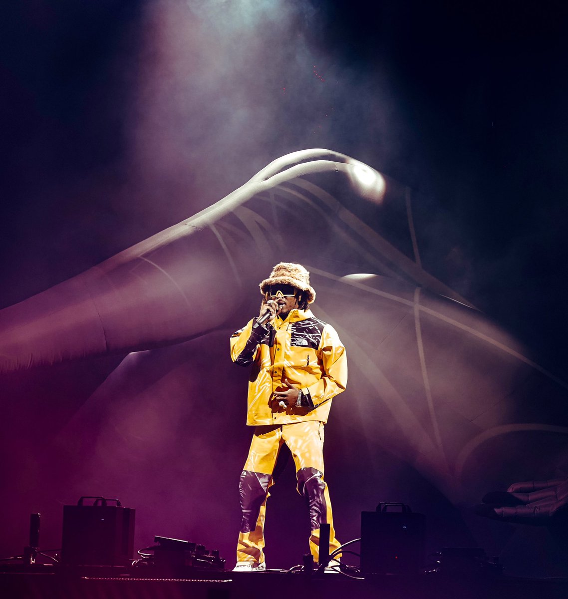 EyeOfXeno's tweet photo. The BIGGEST Party In The World!! @1Future 

(Shot For: @99Jamz, PR: @AbesiPR) https://t.co/Z4XWgBhV88
