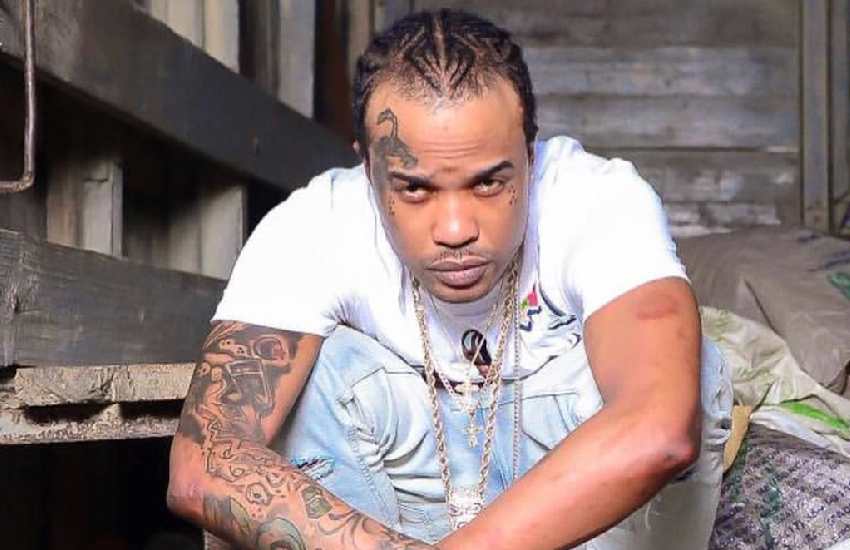 #UPDATE: Dancehall Entertainer, Tommy Lee Sparta, was released from prison on Thursday. 

Lee was released after serving time for illegal possession of firearm. He was sentenced in March 2021.