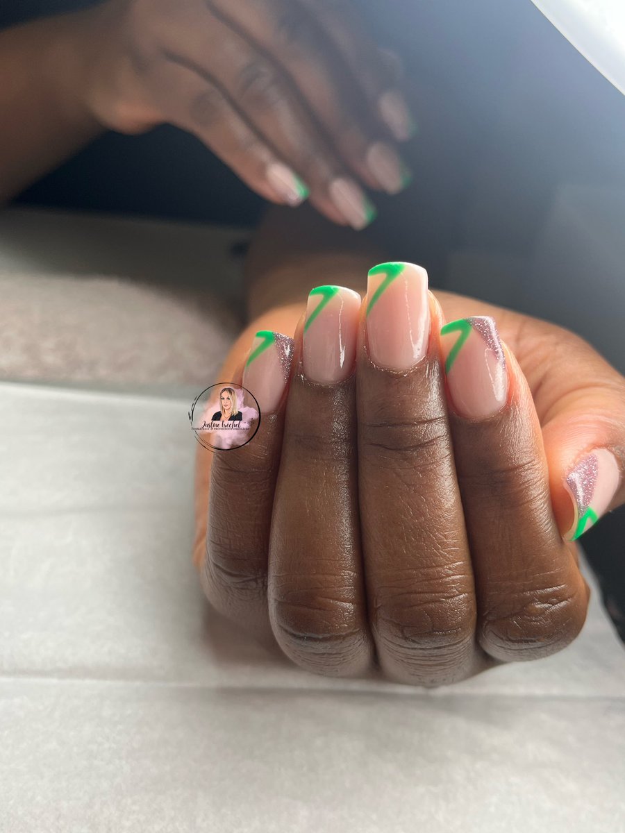 justinetrechel's tweet photo. 💚GREEN💚 
.
.
.
.
#indigo #indigonails #remplissage #gelnails #gel #nails #ongles #milkypink #polish #greensetter #vert #green #sac #sacamain #zara #doré #gold #chaine #glitter #paillette #sun #printemps #chaleur #spring  #prothesisteongulaire #bretagne #rennes #saintbrieuc https://t.co/MnV0NUdaLT