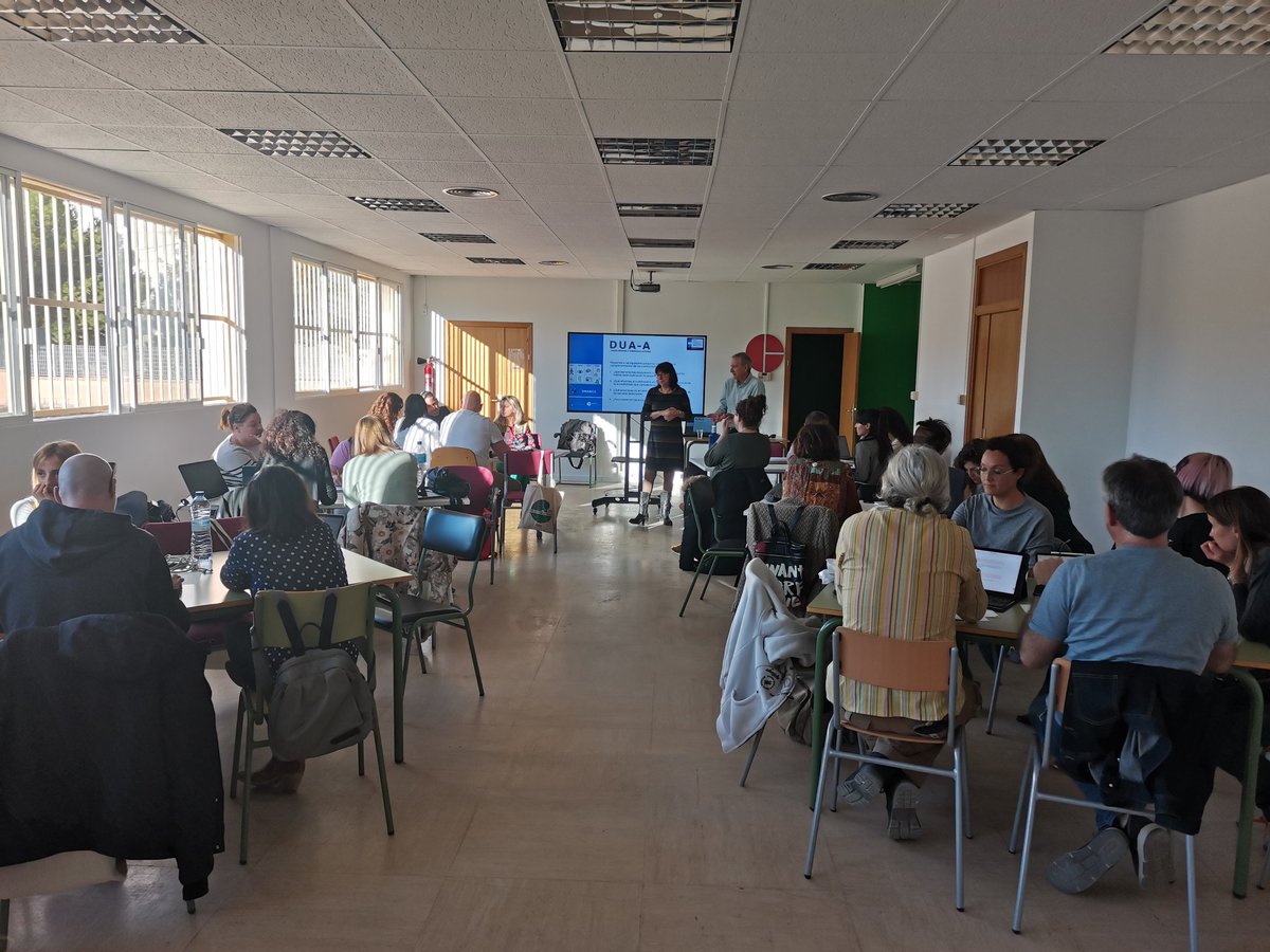 5° sesión de formación para formadores DUA-A, para la provincia de Alicante. Mil gracias a nuestra directora <a href="/mabelvillaescus/">mábel villaescusa</a> y a Javier Agustín por acompañarnos hoy. 😜👏👏👏