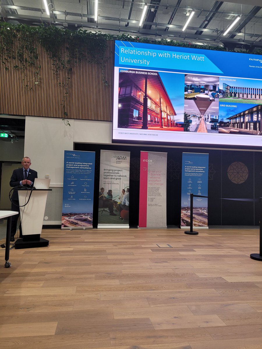 Lisa Farrell tweet media