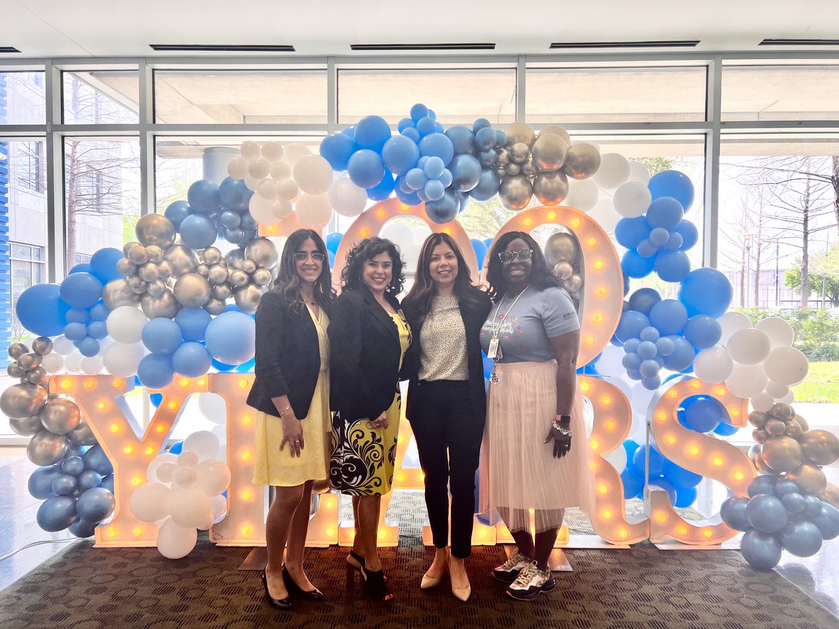 Leigha_Curry7's tweet photo. Thank you ⁦⁦@HISDElementary2⁩ #princiPALS for your support this morning. #firstNBest #bettertogether #HISD100 🎉 https://t.co/8cJ81cU7pT