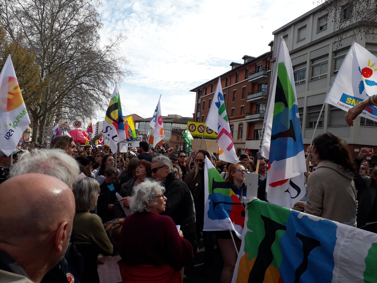 SNES_toulouse's tweet photo. #Manifestations historiques dans l'académie pour le #Retrait de la #RéformeDesRetraites :
#Montauban 20 000
#Rodez 30 000
#Auch 8 000
#Biars 1 200
#Tarbes 24 000
#Cahors 4 000
#Figeac 6 000
#Foix 18 000
#Castres 8 000
#Toulouse 150 000
#Albi 22 000
#64ansCestNon https://t.co/2C0Nq9dXin