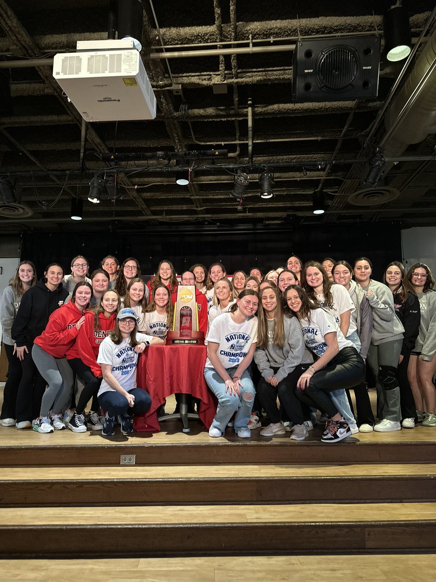 Denison Swim & Dive tweet media