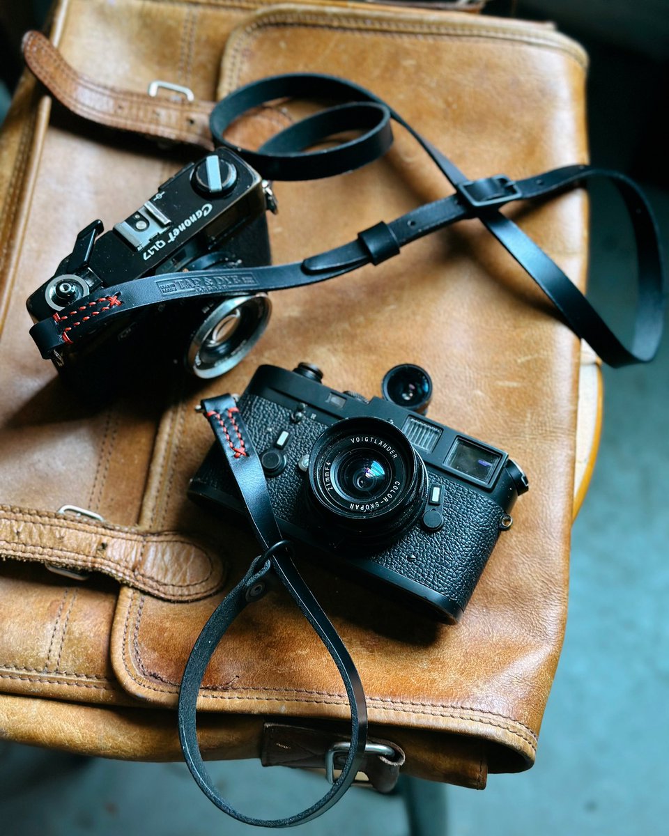 Twinsies. A pair of black x crimson slim straps heading off to their new home today. ♠️❤️