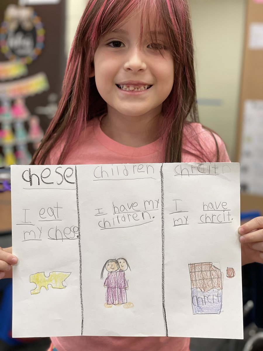 TaylorLakin1's tweet image. Had fun creating our “ch” foldable this morning in phonics. ☺️👏🏼 #kindermagic @KaiserKISD @KleinISD @KassmyaN