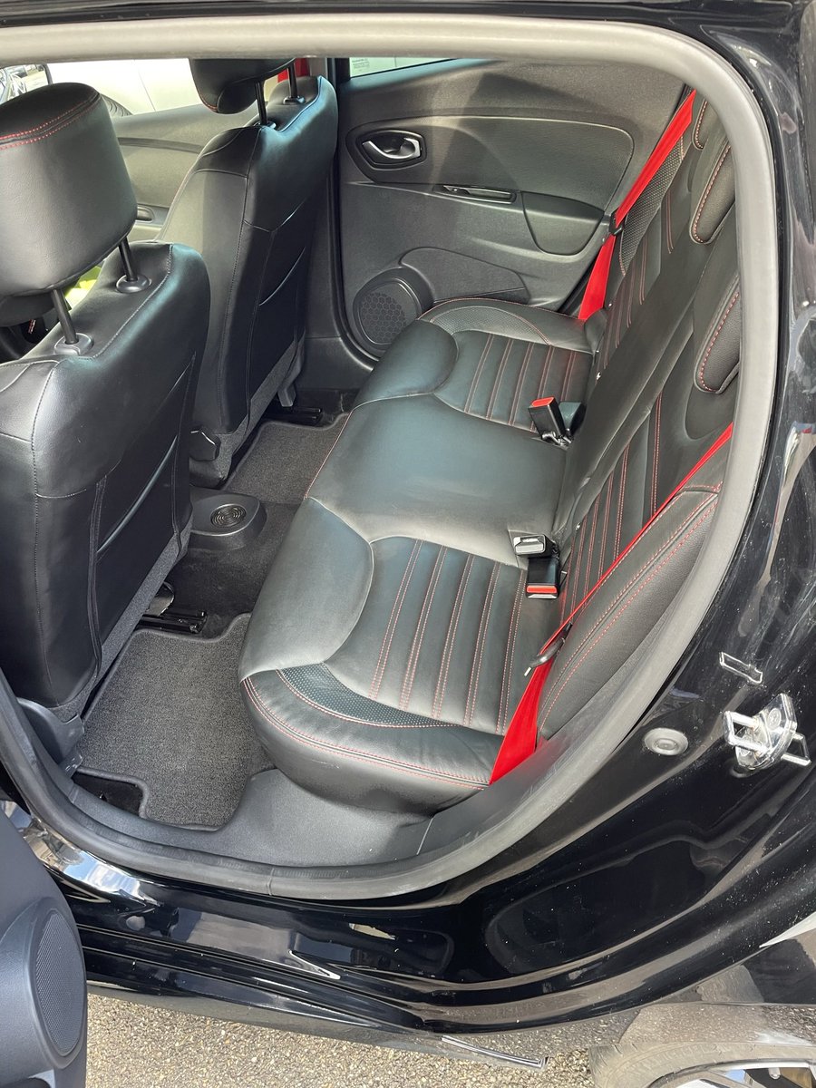 bitsch_bitsch57's tweet image. Nettoyage intérieur sur une rs 😊#rs