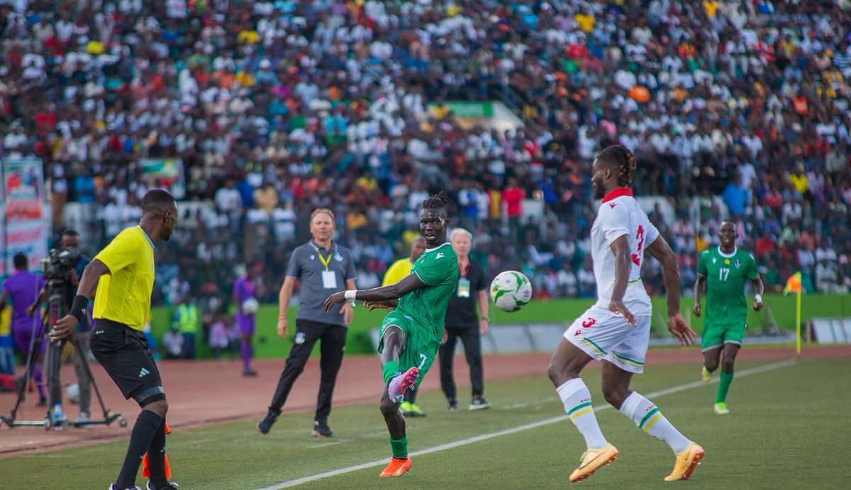 SystemFoot's tweet photo. [#AFCON2023Q🌍] Le #SoudanDuSud 🇸🇸 arrache la victoire 2-1 contre le #Congo 🇨🇬 !

⚽️ #Bifouma (pen) 90’

⚽️ #Daniel 66’
🟥 #Maker 73’
⚽️ #Okello 90’+6

#CGOSSD https://t.co/zyqlSuf5rF