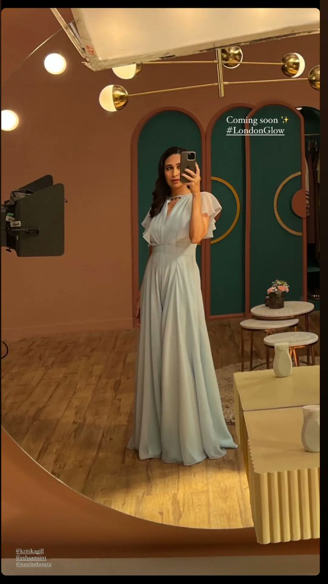 KarismaLove_FC's tweet photo. #KarismaKapoor #KarishmaKapoor https://t.co/EwqjPbS7ll