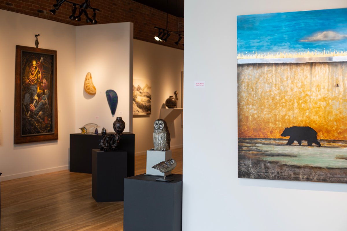 blueraingallery's tweet photo. Spring has sprung at Blue Rain Gallery Durango!
Visit us at

934 Main Avenue, Unit B
Durango, Colorado 81301

(970) 232-2033

#durango #durangocolorado #durangoco #blueraingallery #westernart #fineart #galleryviews #artgallery #sculpture #hibsabin #nathanbennett https://t.co/2wOBTkLyWg