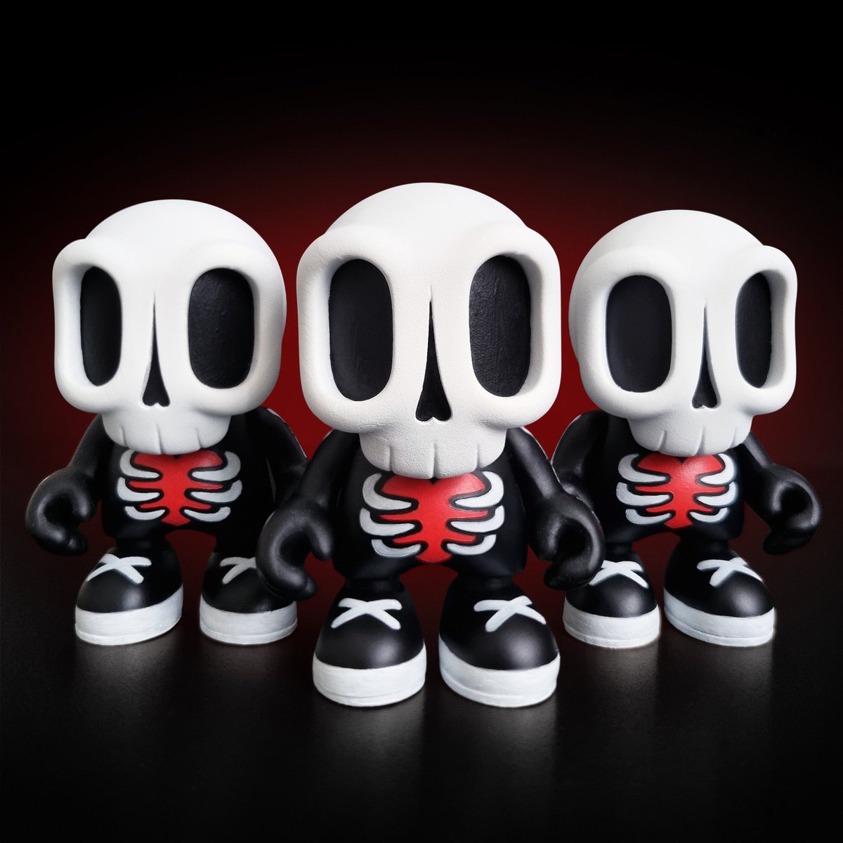 ChrisLukeArt's tweet image. 💀 Cardiac Unrest 💀 
Custom #arttoys using the Superplastic Janky platform ✌️