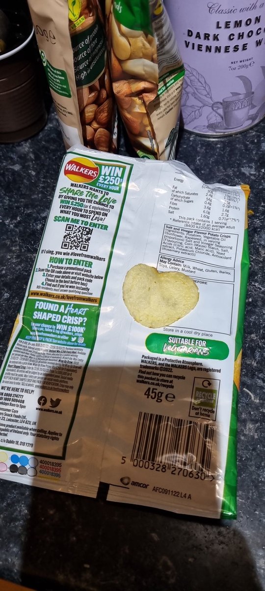 joeblixem's tweet photo. @walkers_crisps  . I found the crisp come onnn! https://t.co/Ubmj45SRnv