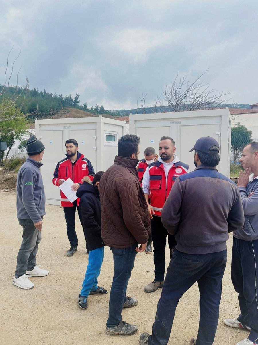Derya Yanık (@deryayanikashb) on Twitter photo Depremden etkilenen illerimizde şu ana kadar 4.808 personelimizle 1.249.633 vatandaşımıza, deprem bölgesi dışındaki illerimizde ise 5.213 personelimizle 574.434 vatandaşımıza psikososyal destek hizmeti sağladık.
<a href="/tcailesosyal/">T.C. Aile ve Sosyal Hizmetler Bakanlığı</a>
#BirlikteGüçlüyüz 🇹🇷
#KırmızıYelekliler Depremden etkilenen illerimizde şu ana kadar 4.808 personelimizle 1.249.633 vatandaşımıza, deprem bölgesi dışındaki illerimizde ise 5.213 personelimizle 574.434 vatandaşımıza psikososyal destek hizmeti sağladık.
<a href="/tcailesosyal/">T.C. Aile ve Sosyal Hizmetler Bakanlığı</a>
#BirlikteGüçlüyüz 🇹🇷
#KırmızıYelekliler