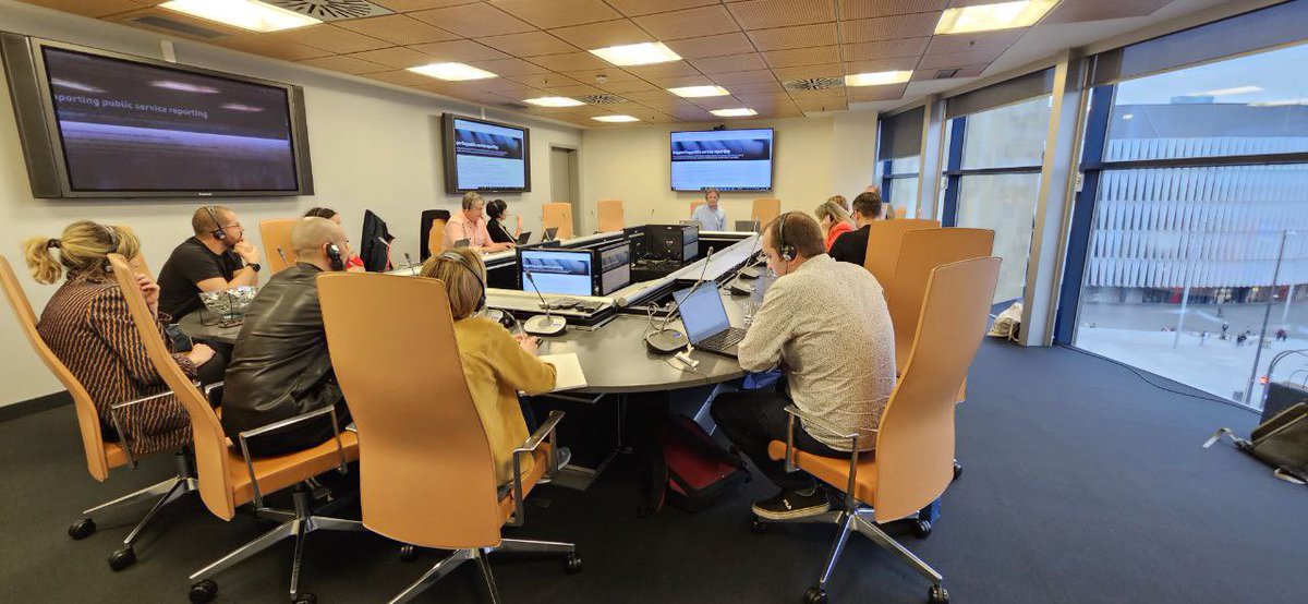 Arraun, arraun, aurreraka goaz. Ez dirudi erraza, baina aurreraka goaz. Bihar jardunaldiak., Tokikom.eus Gaur lan-saio interesgarria. Eskerrik asko <a href="/eitbtaldea/">EITB Komunikazioa</a> #tokikomX