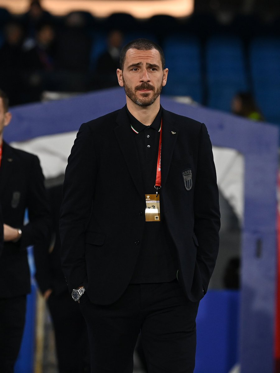Azzurri's tweet photo. Gli #Azzurri sono arrivati al '𝑀𝑎𝑟𝑎𝑑𝑜𝑛𝑎' 🙌🏻
@armani #EAzzurri
#Nazionale 🇮🇹 #VivoAzzurro #IngIta https://t.co/xKHAAW61k7