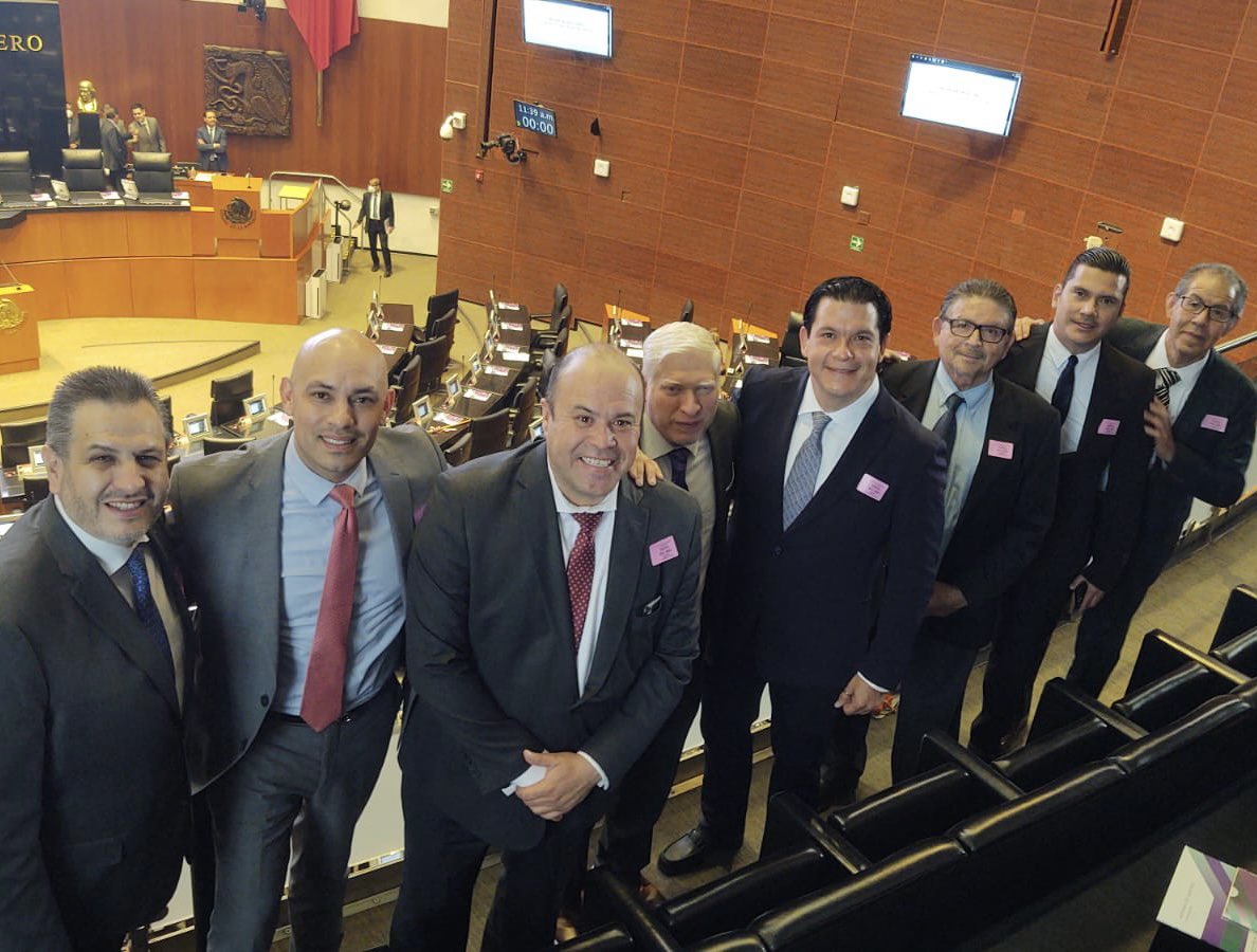AgundisYerena's tweet photo. En una muestra más del Federalismo Cooperativo que prevalece y hace fuerte al @CONAIP_SNT, el día de hoy, Comisionadas y Comisionados de más de 25 Organismos Garantes nos encontramos en el @senadomexicano para acompañar al Pleno del @INAImexico en su Informe de Labores 2022. https://t.co/p96WkqtIy3