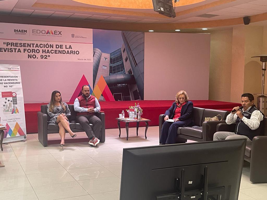fsllarena's tweet photo. Presentamos la revista “Foro Hacendario” número 92 del @IHAEM_ , ante más de 150 servidores públicos municipales, dedicada al fortalecimiento del área de Servicios Públicos. Muchas gracias a tod@s los articulistas que nos ayudaron en esta edición y en la presentación. ✅✅✅ https://t.co/LMd3uFdi49
