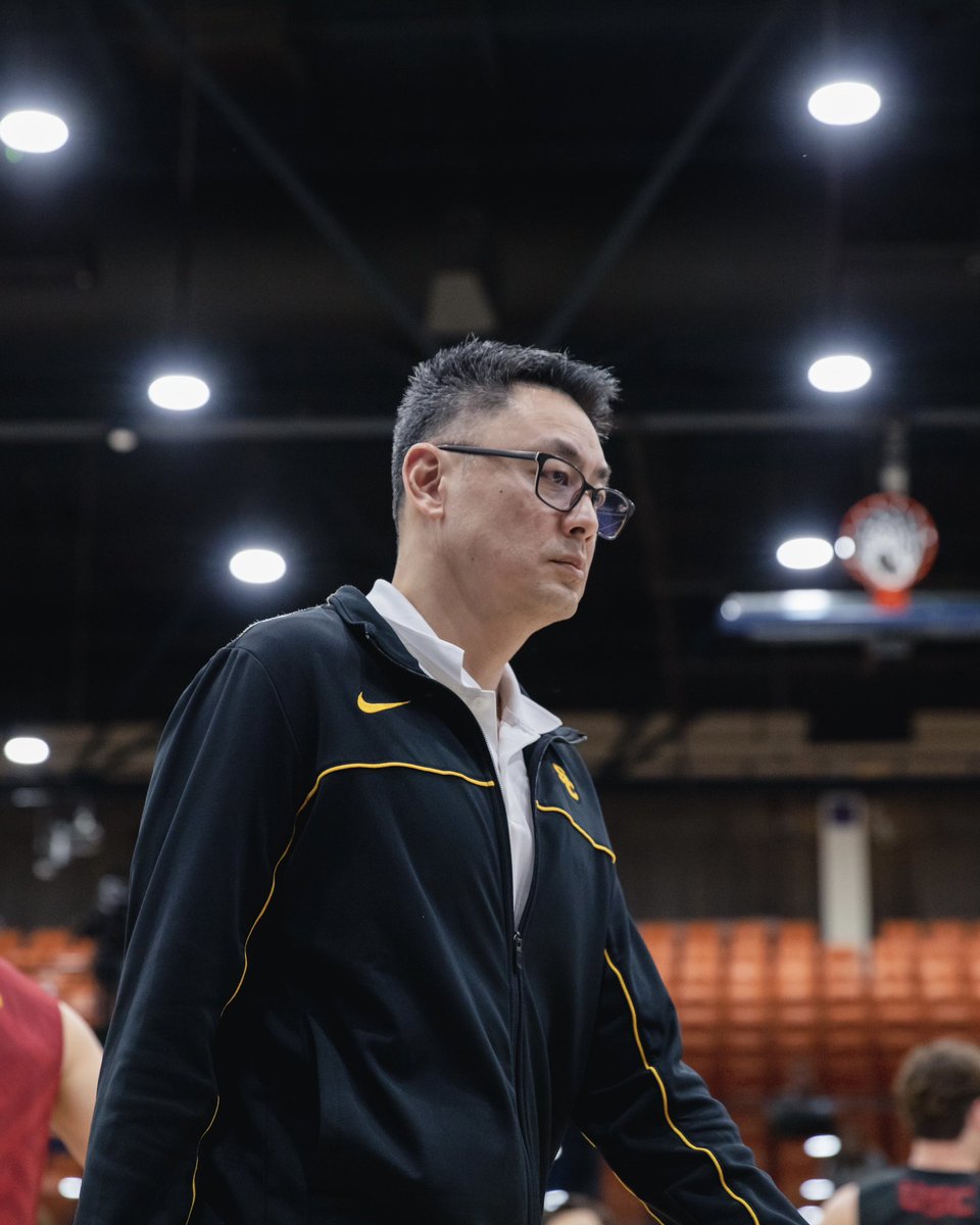 USCmensvolley's tweet photo. Big shoutout to our Athletic Trainer Andrew Tai during this National Athletic Training Month! #natm2023 https://t.co/3LpoAyiYuf