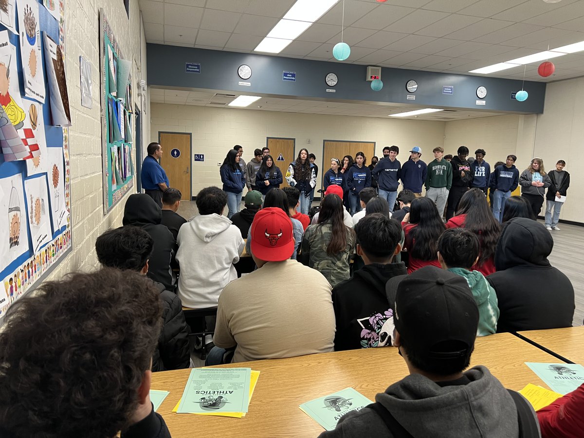 Maxwell_IB's tweet photo. Thank you to the Principal, Teacher's, Counselors, Students and DHS 🥁DRUMLINE 🥁 for visiting Maxwell Academy and speaking to our students about their 9th GRADE REGISTRATION ✍📑, SPORT PROGRAMS ⚾🏀🏐🏈, COLLEGE 👩‍🎓👨‍🎓, MUSIC and ELECTIVES.@duarteusd @duartehighschool #FALCONS https://t.co/sgyMXw1ufF