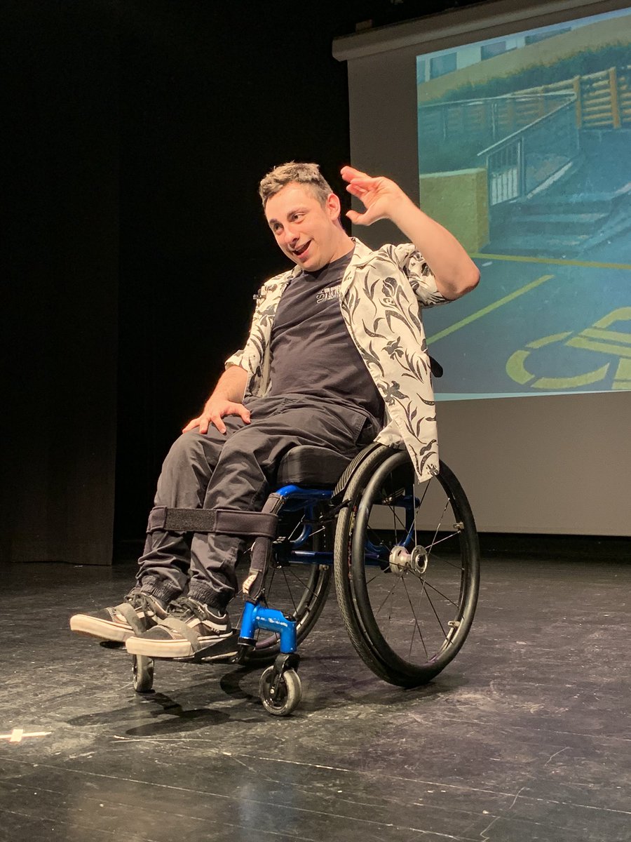 🎭 Comença la 4a Marató de <a href="/sumacastellar/">sumacastellar</a> amb el monòleg ‘Spasticity’ de Marc Buxaderas 

📍Dissabte arribarà la jornada central d’activitats a l’Espai Tolrà

lactual.cat/actualitat/pun…