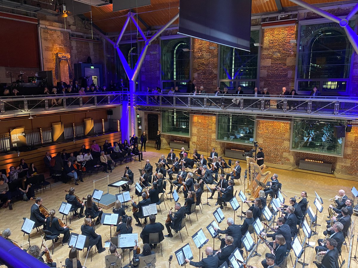 The 17th @DFConducting Competitons’ Final has just started. Tonight’s programme for the 3 finalists includes: - WAGNER Prelude from Tristan and Isolde - GRIEG Peer Gynt Suites 1 and 2 - BERLIOZ Symphonie fantastique (movements 1, 2 & 5)