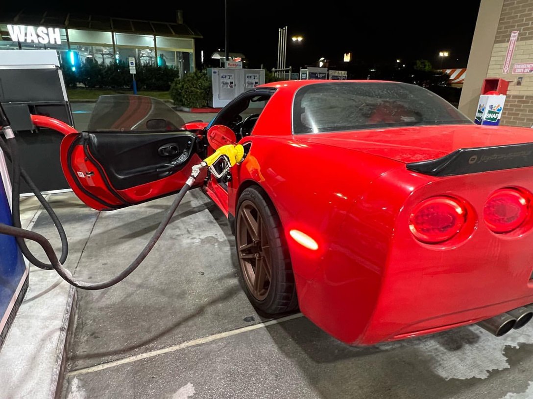 @jaystrongs_garage filling up his Z06 Corvette C6 with E85

CornFed Corvette powered by eFlexFuel 🌽 #E85Movement