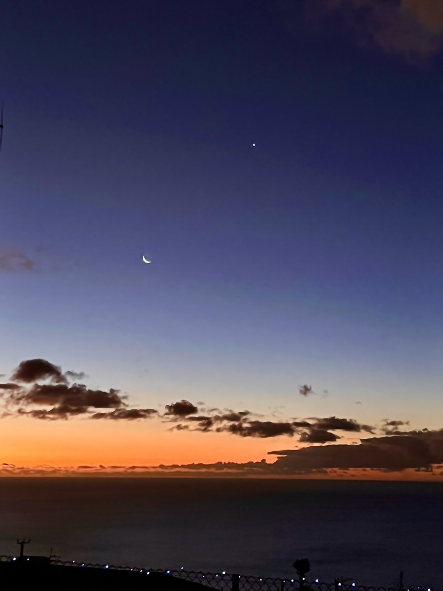 nutkinsc's tweet image. Reasons to appreciate life: #sthelena episode #sunset