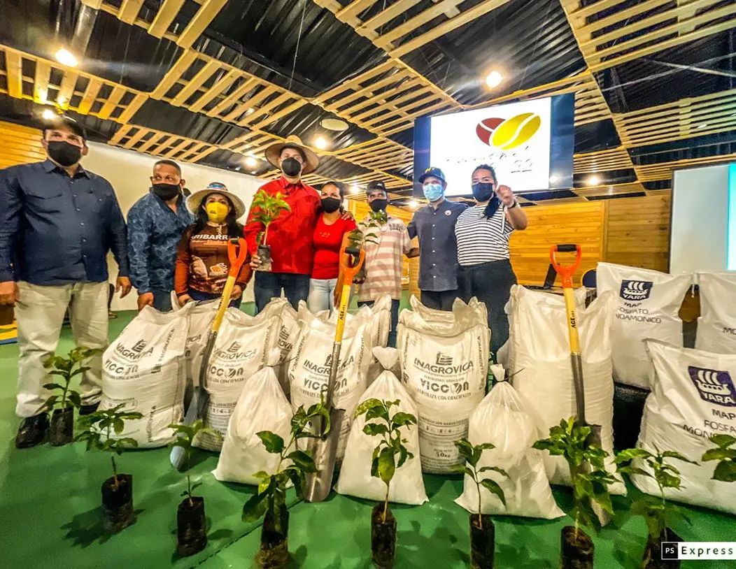 #23Mar 🌇☕️🤎DESDE HOY HASTA EL SABÁDO 25 DE MARZO BARQUISIMETO HUELE A CAFÉ
Actualmente #Iribarren ocupa el 7mo lugar entre los 135 municipios cafetaleros del país, el alcalde <a href="/LuisJonasReyes/">Luis Jonás Reyes</a> te invita a disfruar 3 días de feria dedicados a este importante rubro