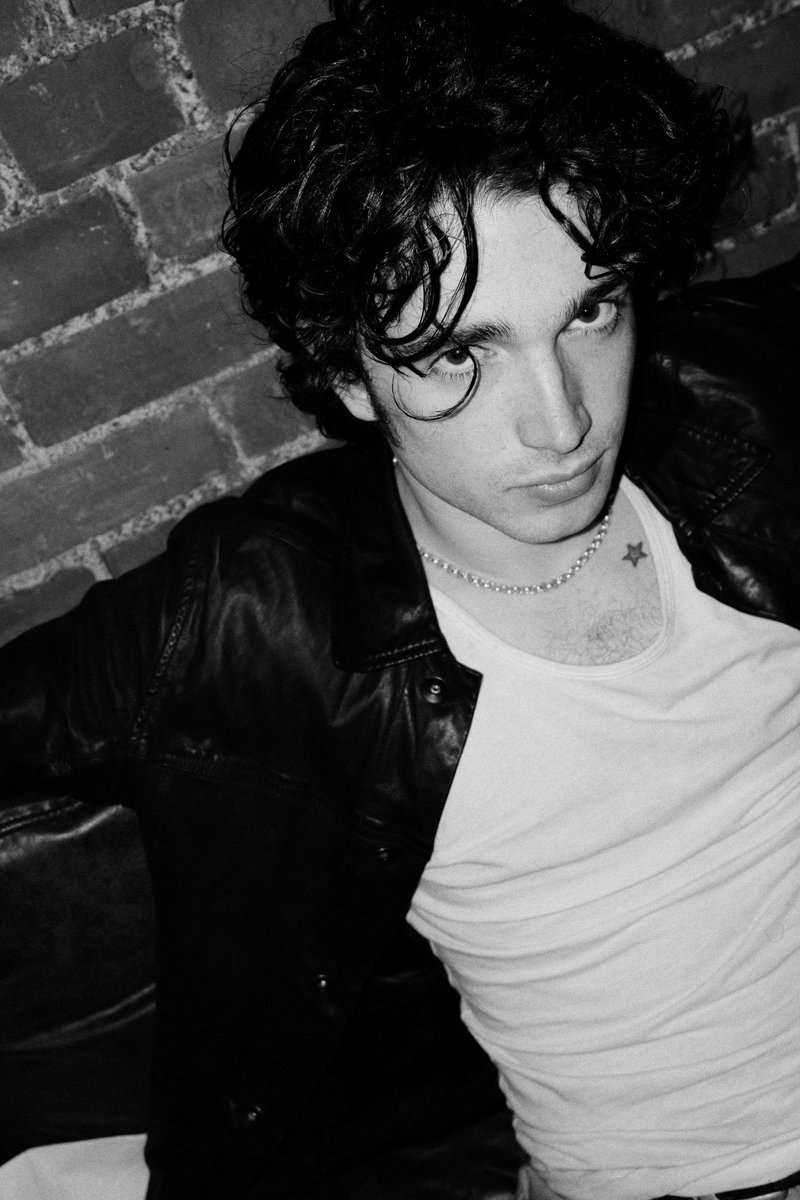 InhalerDublin's tweet image. We’ve finally made the trip to Detroit for tonight’s show at @StAndrewsHall - hopefully the floor doesn’t break this time.

Doors 7pm
@SunRoomBand 8pm
Inhaler 9pm

📸 @lewsvans