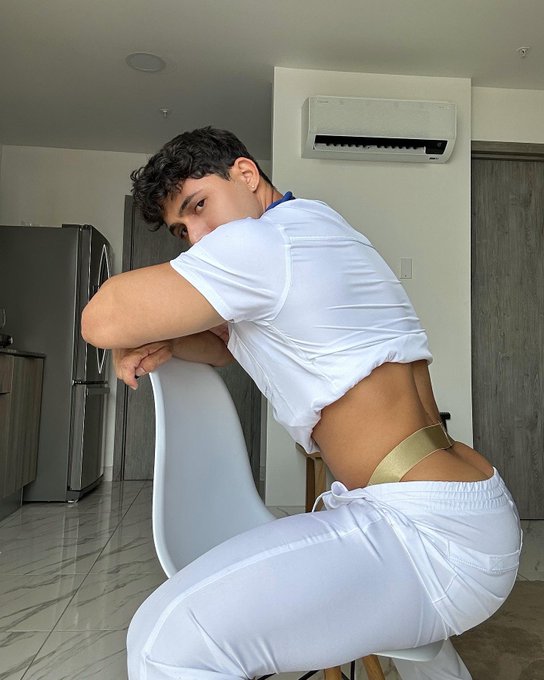 I am a sensitive doctor 🥵 https://t.co/bGssH3QjHN<a href="/tag/eternalsunshine"class="tags"><span>#eternalsunshine</span></a>