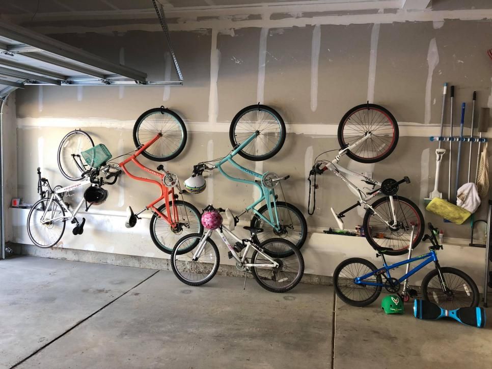 GarageINV's tweet image. Reduce clutter by mounting large equipment such as bikes on the ceiling.

Learn more at - invinciblegarage.ca/ceiling

#garage #garagefloor #floor #garage #basement #garagefloor #grinding #polyaspartic #homeimprovements #garageflooring #Bikeracks #GarageFloor #ceiling