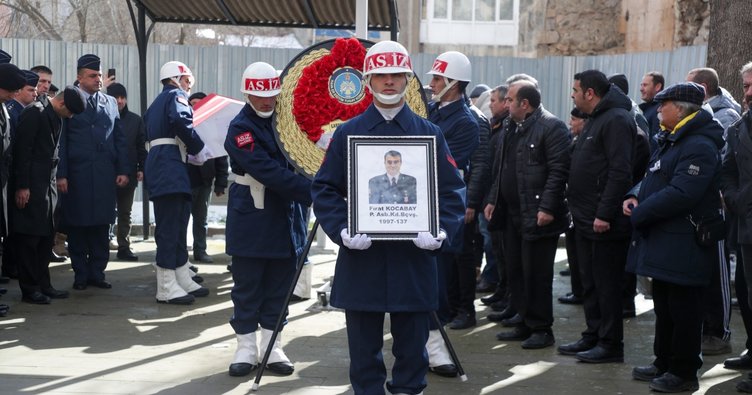 #AstsubaylarElele Bizler, bu vatanın kahraman evlatları.Sadece şehit olduğumuz zaman, 45 saniye TV'de hatırlanmak istemiyoruz.Hakkımızı istiyoruz.
<a href="/RTErdogan/">Recep Tayyip Erdoğan</a>
<a href="/NureddinNebati/">Dr.Nureddin NEBATİ🇹🇷</a>
<a href="/suleymansoylu/">Süleyman Soylu</a>
<a href="/tcsavunma/">T.C. Millî Savunma Bakanlığı</a>
<a href="/kilicdarogluk/">Kemal Kılıçdaroğlu</a>
<a href="/mustafaelitas/">Mustafa Elitaş</a>
<a href="/fuatoktay/">Fuat Oktay</a>
<a href="/AhmetAYDIN_02/">Ahmet AYDIN</a>
<a href="/Hulusi_Akar/">Hulusi Akar</a>