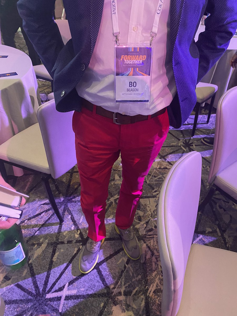 BeasonBo's tweet photo. Magenta? https://t.co/9cXYPJDGWV