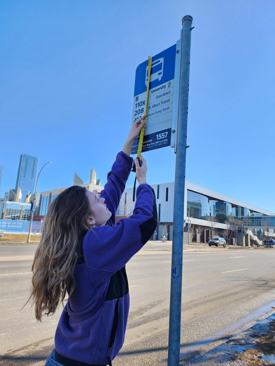 MacEwanDesign's tweet image. 🚍 Design Students x ETS 🎓🌟
DESN445 Interaction Design III students are collaborating with ETS to boost ridership! 🚆 They are busy at work: user testing, storyboarding &amp;amp; prototyping 🛠️🎨 See their work-in-progress! 🚀 #DesignStudents #ETS #SustainableCommute #WorkInProgress