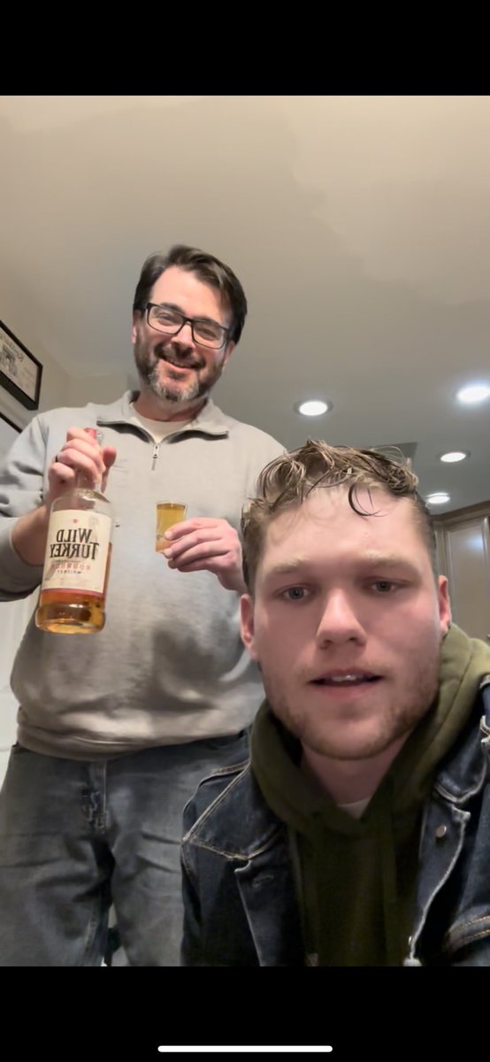 BrianKnights3's tweet photo. Gotta stick with the Dads of the friend group here and just an elite human in @CheapSeats411 #VoteFitzmagic https://t.co/epcxCM2Q19