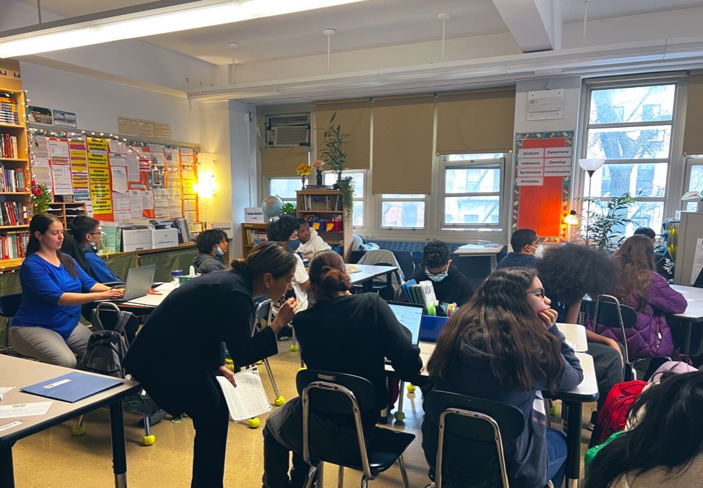 UNMSRocks's tweet image. Thank you, @District1NYC Superintendent @CarryChan12 for visiting our school today. We appreciate your ongoing support and feedback. #togetherwemakethedifference